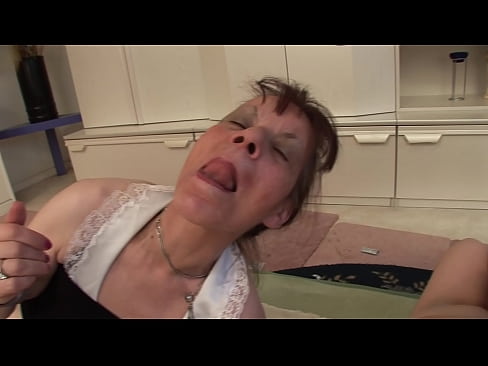 ❤️ Kaks vanaema ja üks vanaisa teevad kolmekesi Porno at us et.makesexnotwar.ru ❌️❤