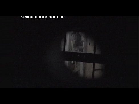 ❤️ Blondiin saab salaja videolevi naabruskonna voyeuri poolt peidetud õõnsate telliskivide taha peidetud Porno at us et.makesexnotwar.ru ❌️❤
