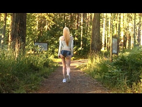 ❤️ Ilus naine liigub aeglaselt, mitte alasti video Porno at us et.makesexnotwar.ru ❌️❤