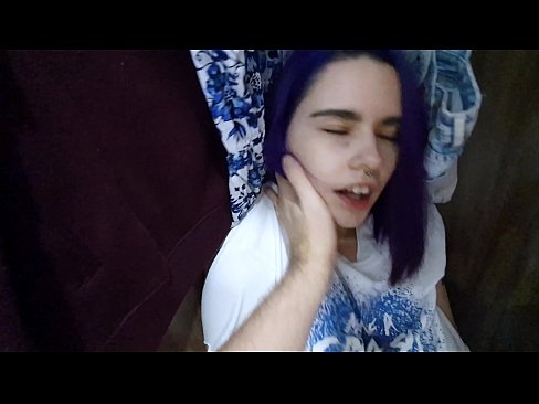 ❤️ Leidsin oma õe kapist ja aitasin tal cumida Porno at us et.makesexnotwar.ru ❌️❤