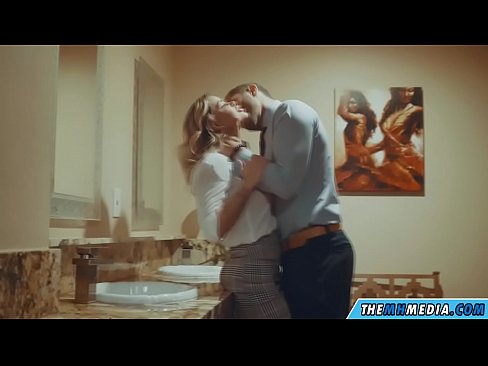 ❤️ Kui rinnakas blondiin võrgutab sind avalikus tualettruumis Porno at us et.makesexnotwar.ru ❌️❤